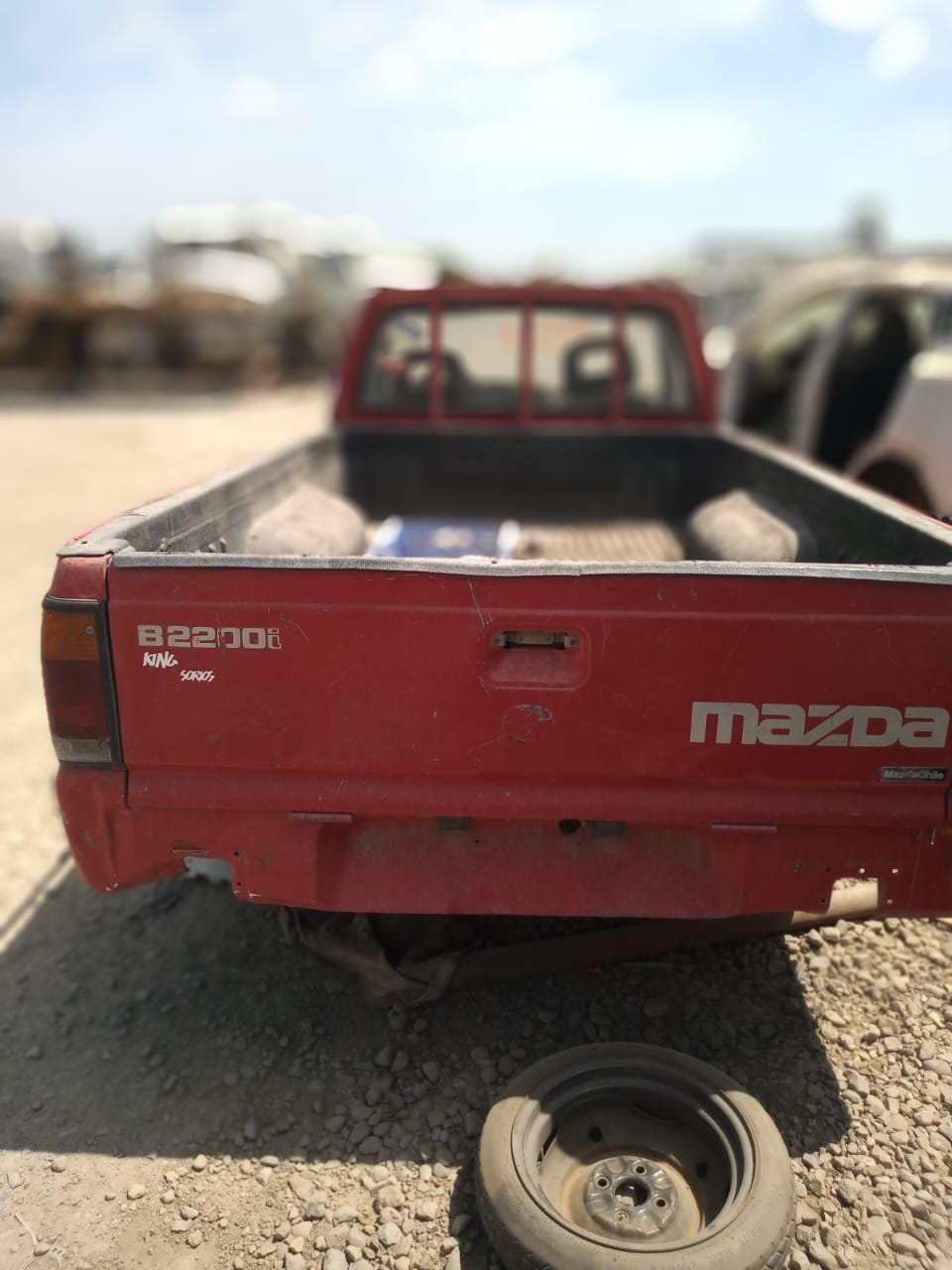 Mazda B2200  USADO